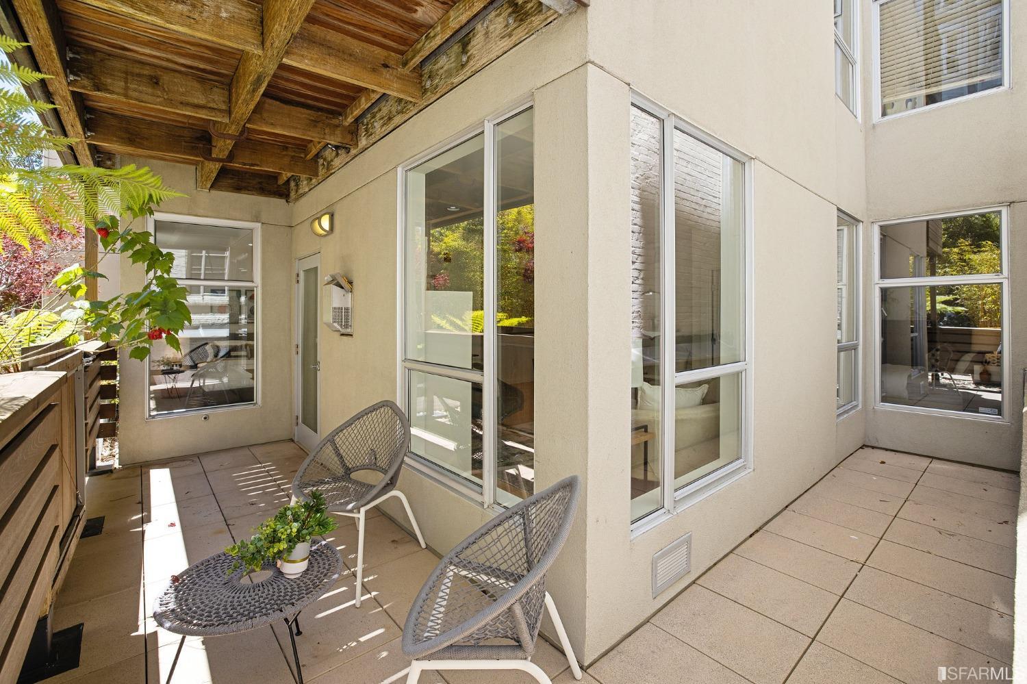 1521 Sutter Street Unit: 206