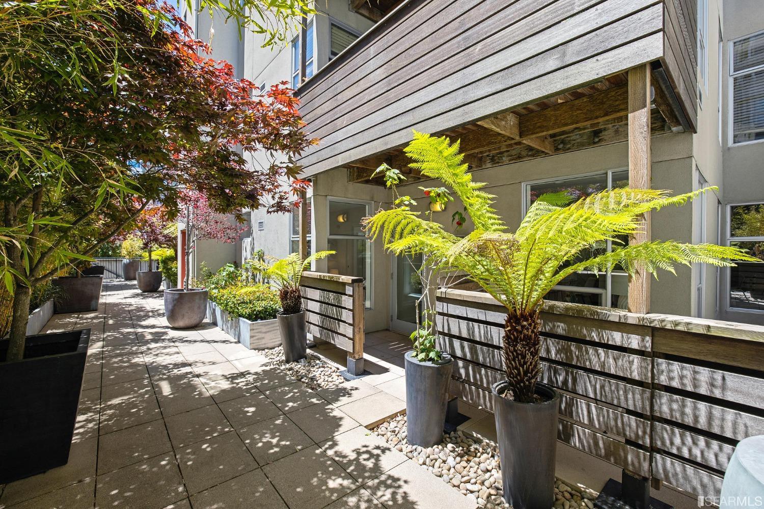 1521 Sutter Street Unit: 206