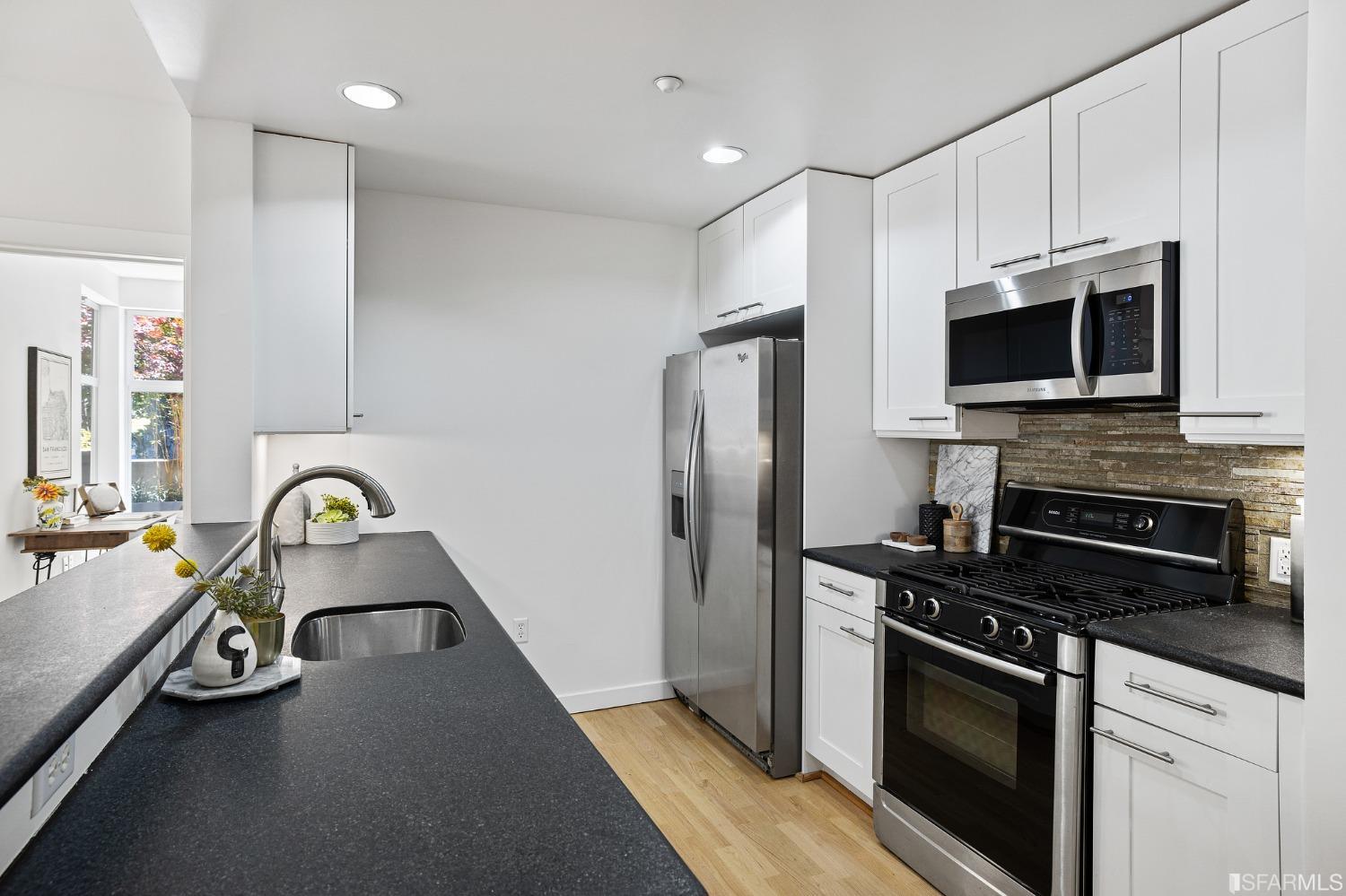 1521 Sutter Street Unit: 206