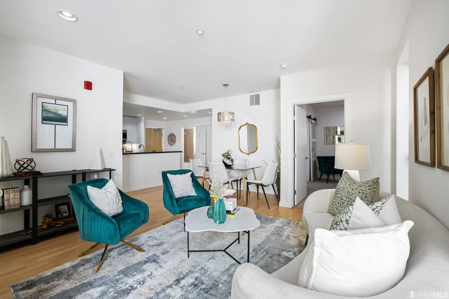 1521 Sutter Street Unit: 206