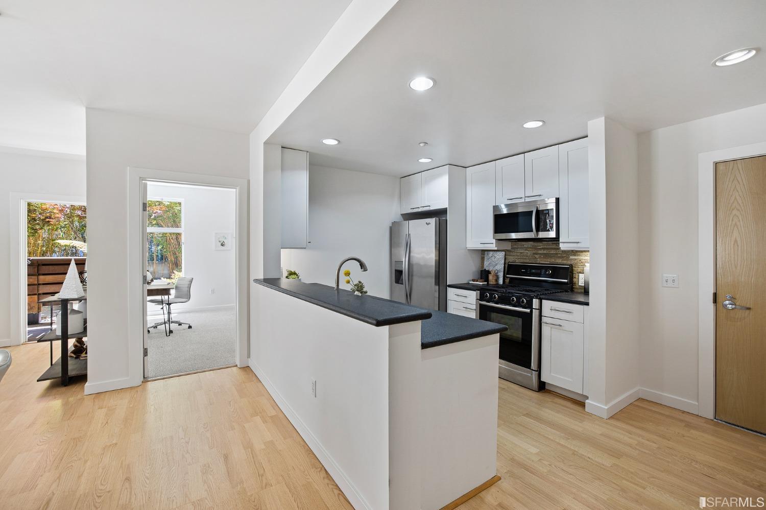 1521 Sutter Street Unit: 206