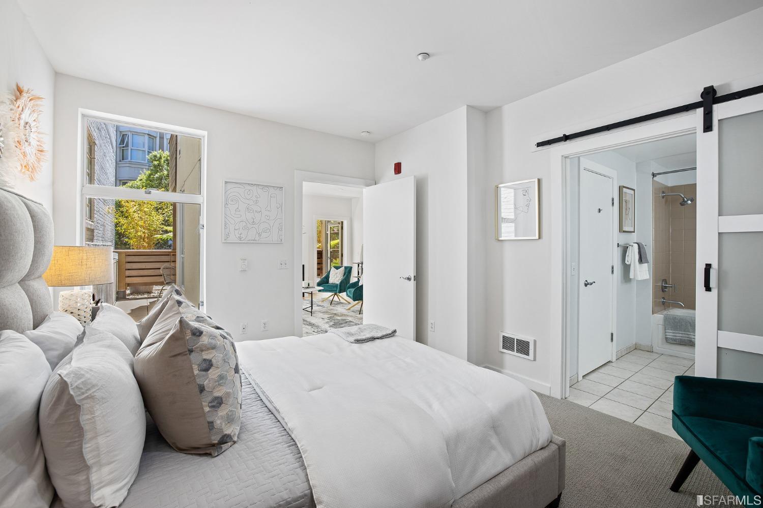 1521 Sutter Street Unit: 206