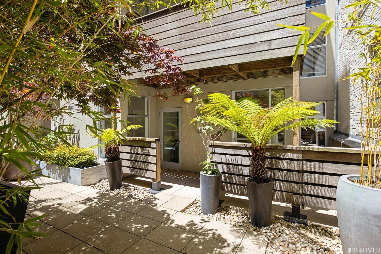 1521 Sutter Street Unit: 206