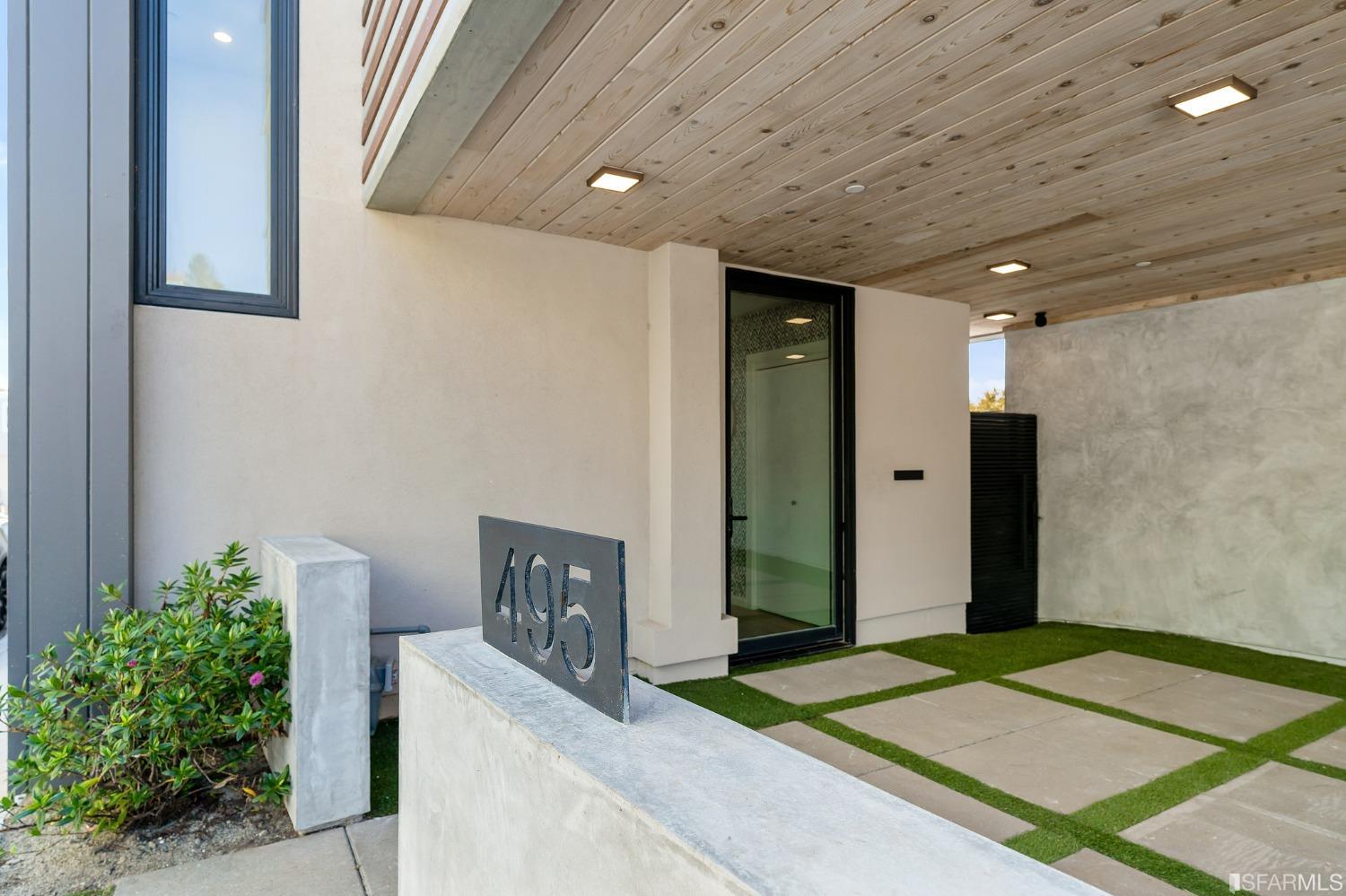 495 Chapman Street