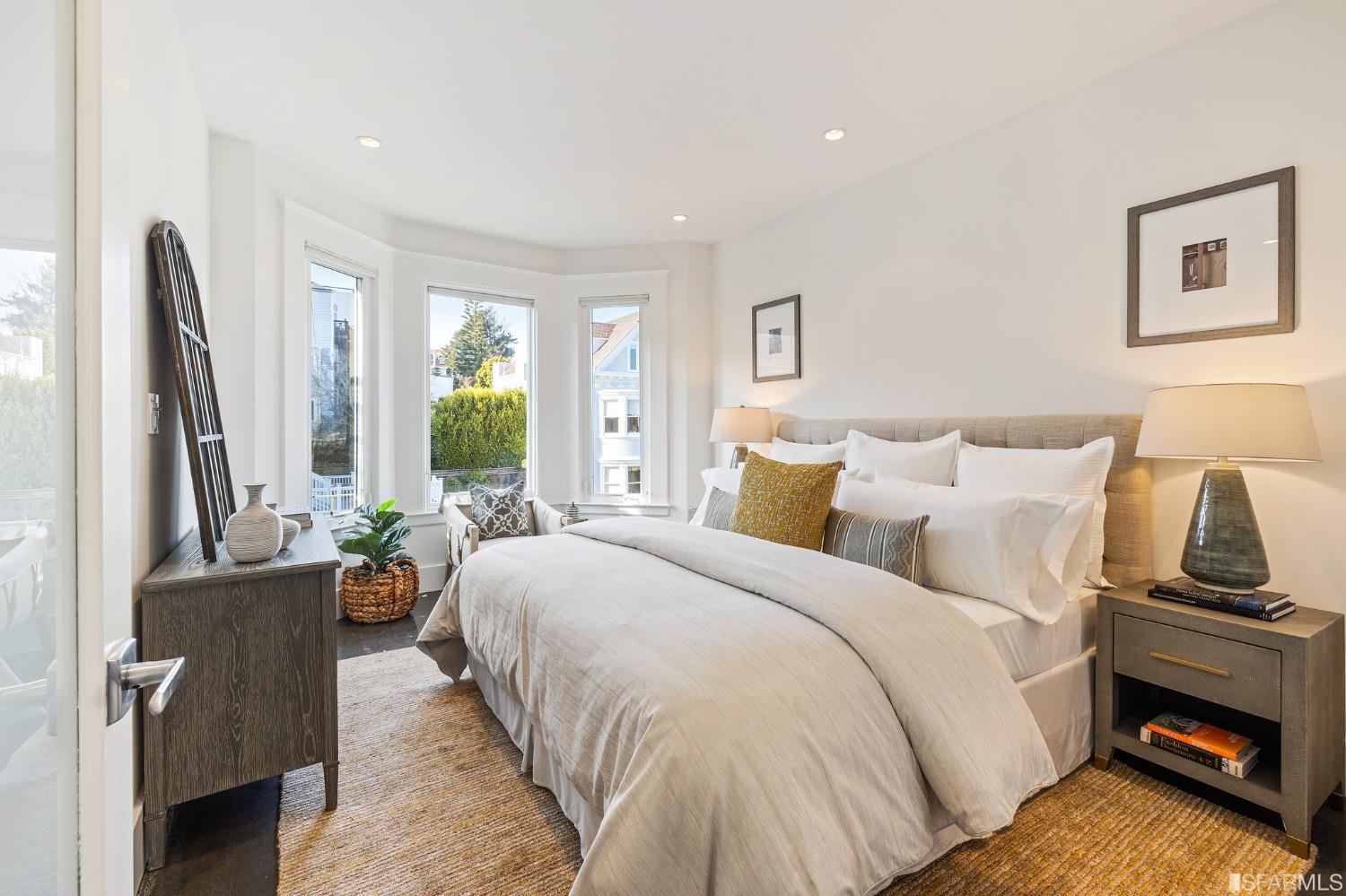 2900 Pierce Street Unit: 4