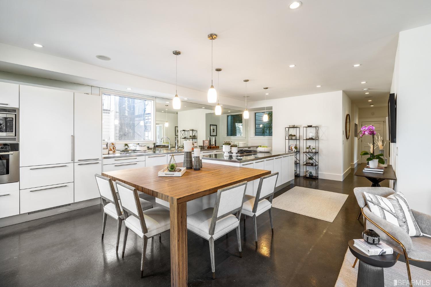 2900 Pierce Street Unit: 4