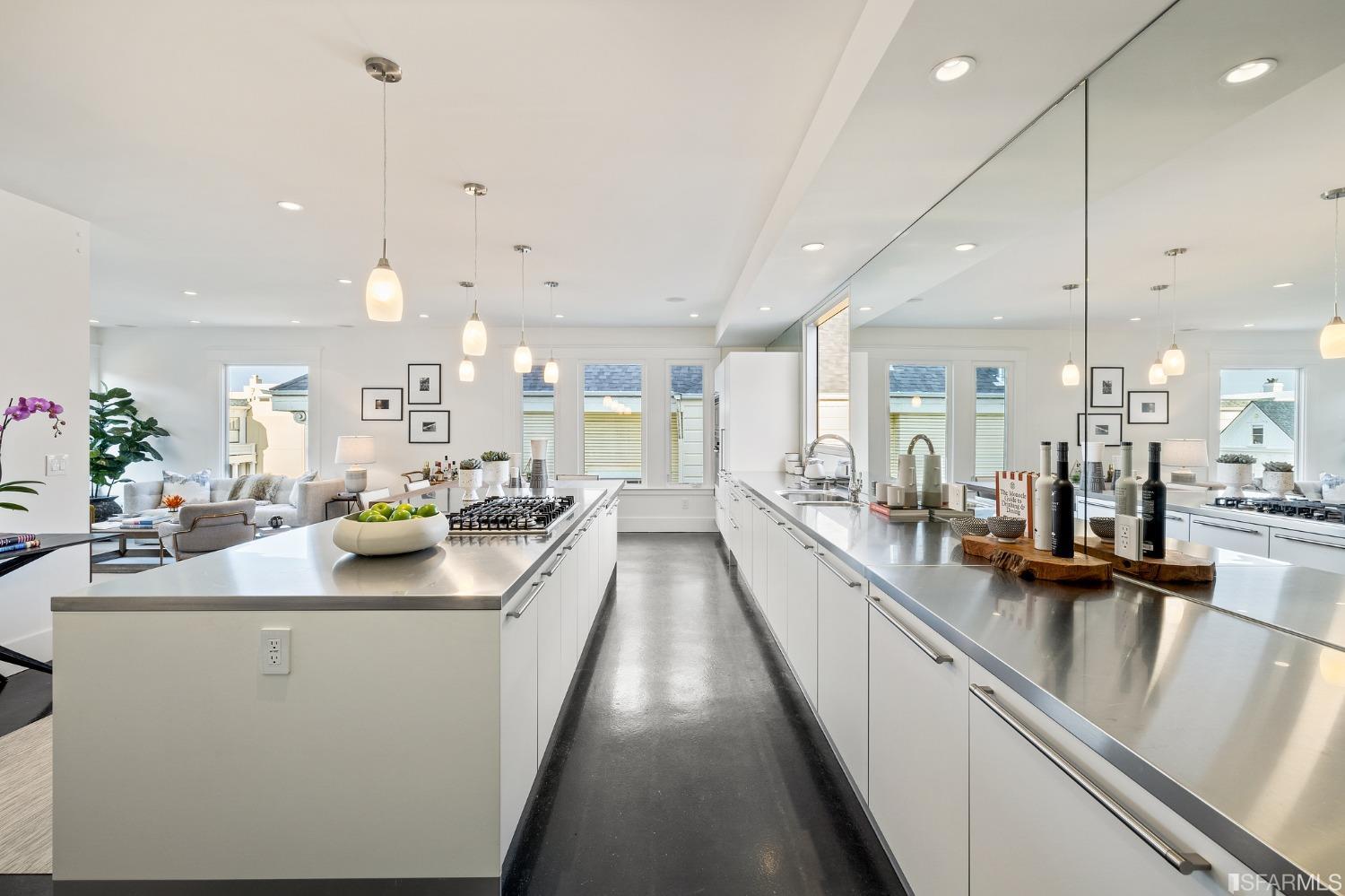 2900 Pierce Street Unit: 4