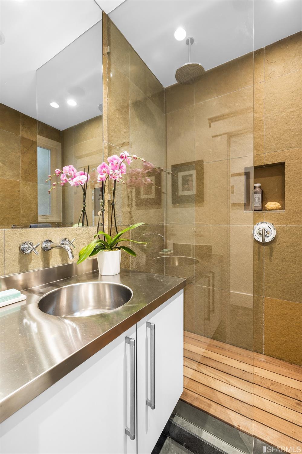 2900 Pierce Street Unit: 4