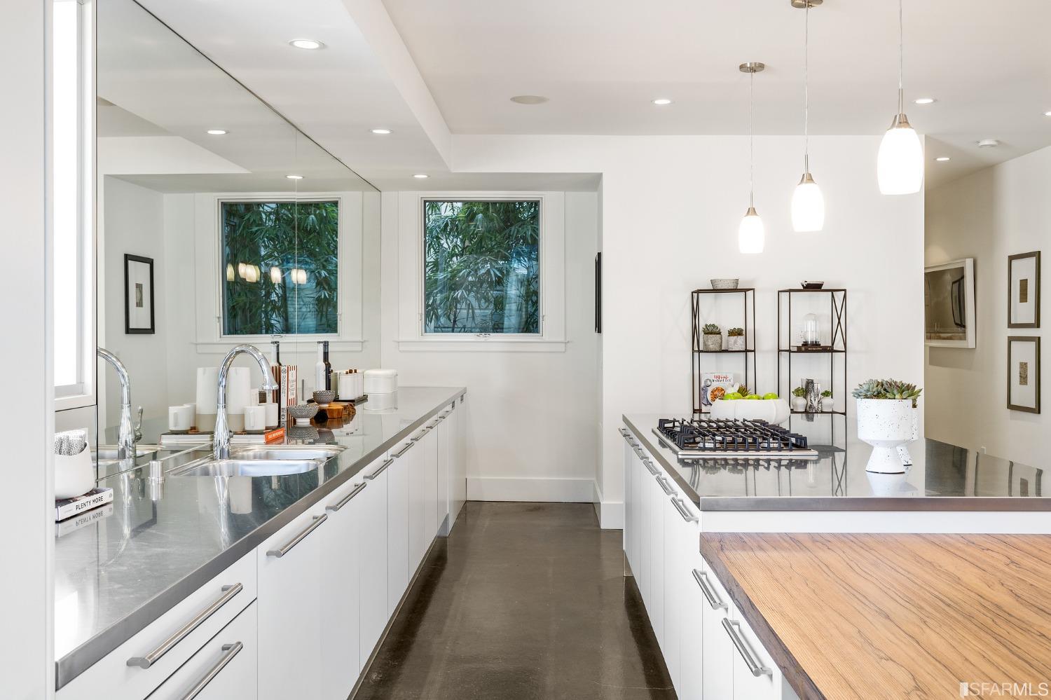 2900 Pierce Street Unit: 4