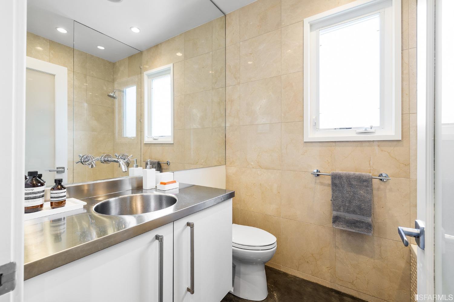 2900 Pierce Street Unit: 4