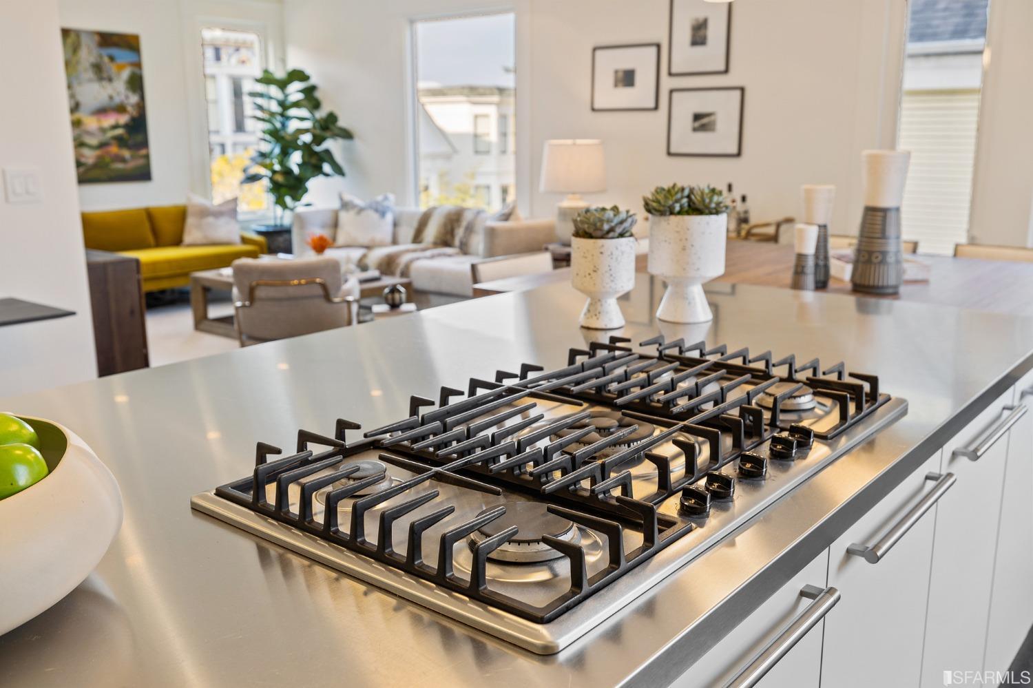 2900 Pierce Street Unit: 4