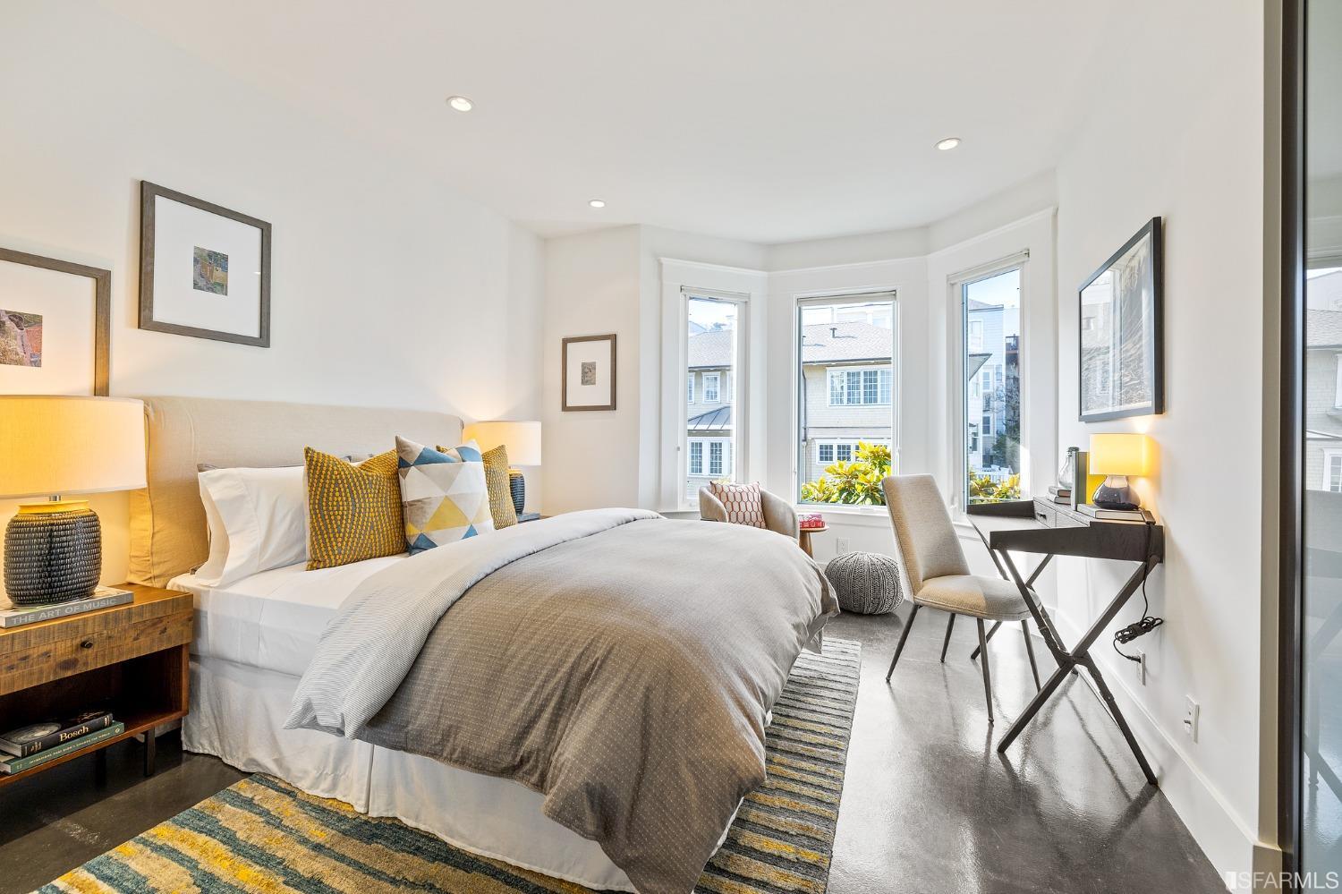 2900 Pierce Street Unit: 4