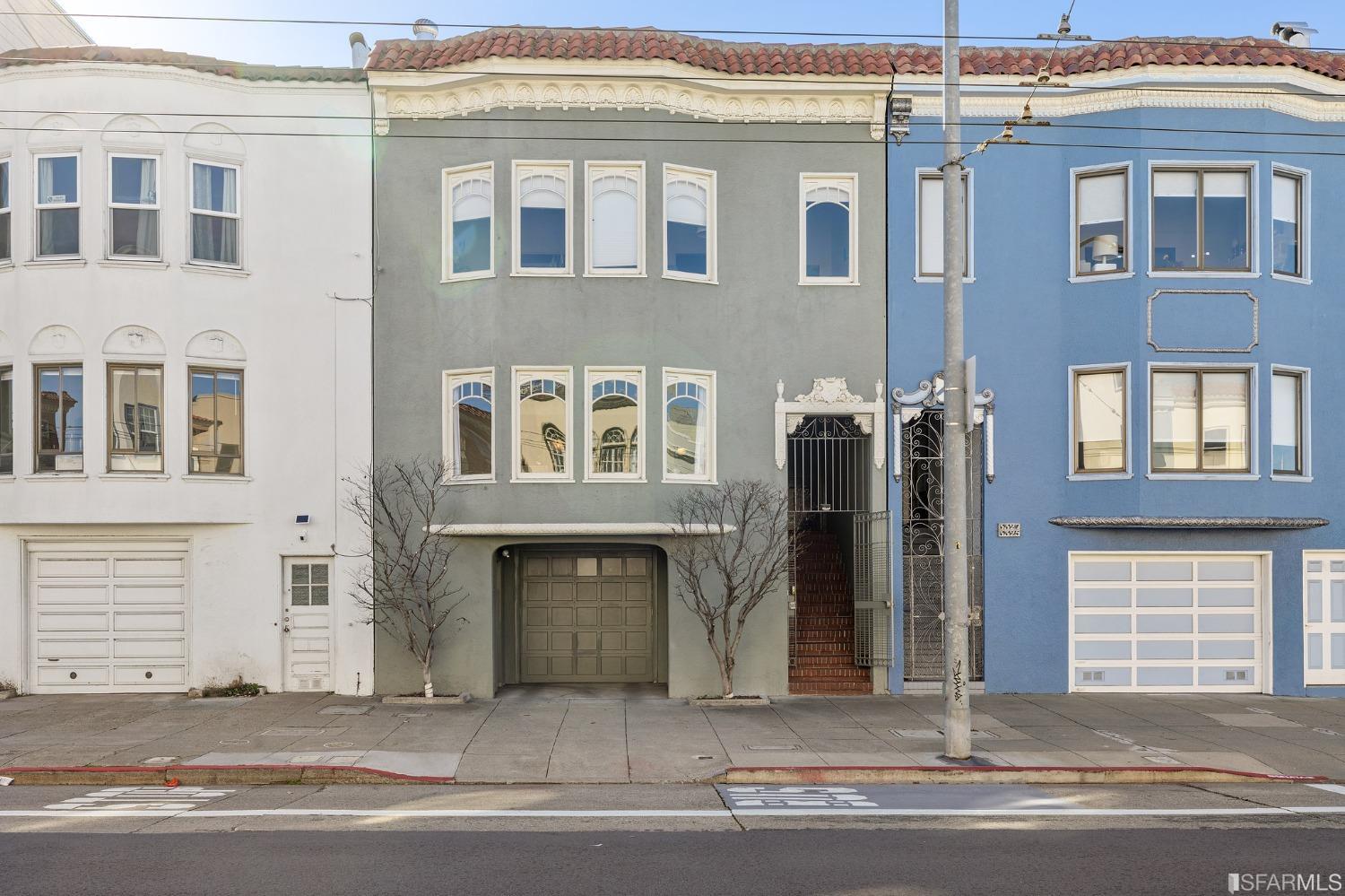 3319 Divisadero Street