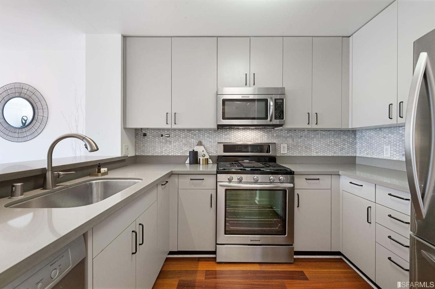 1776 Sacramento Street Unit: 606