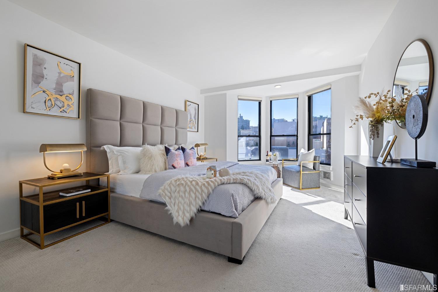 1776 Sacramento Street Unit: 606