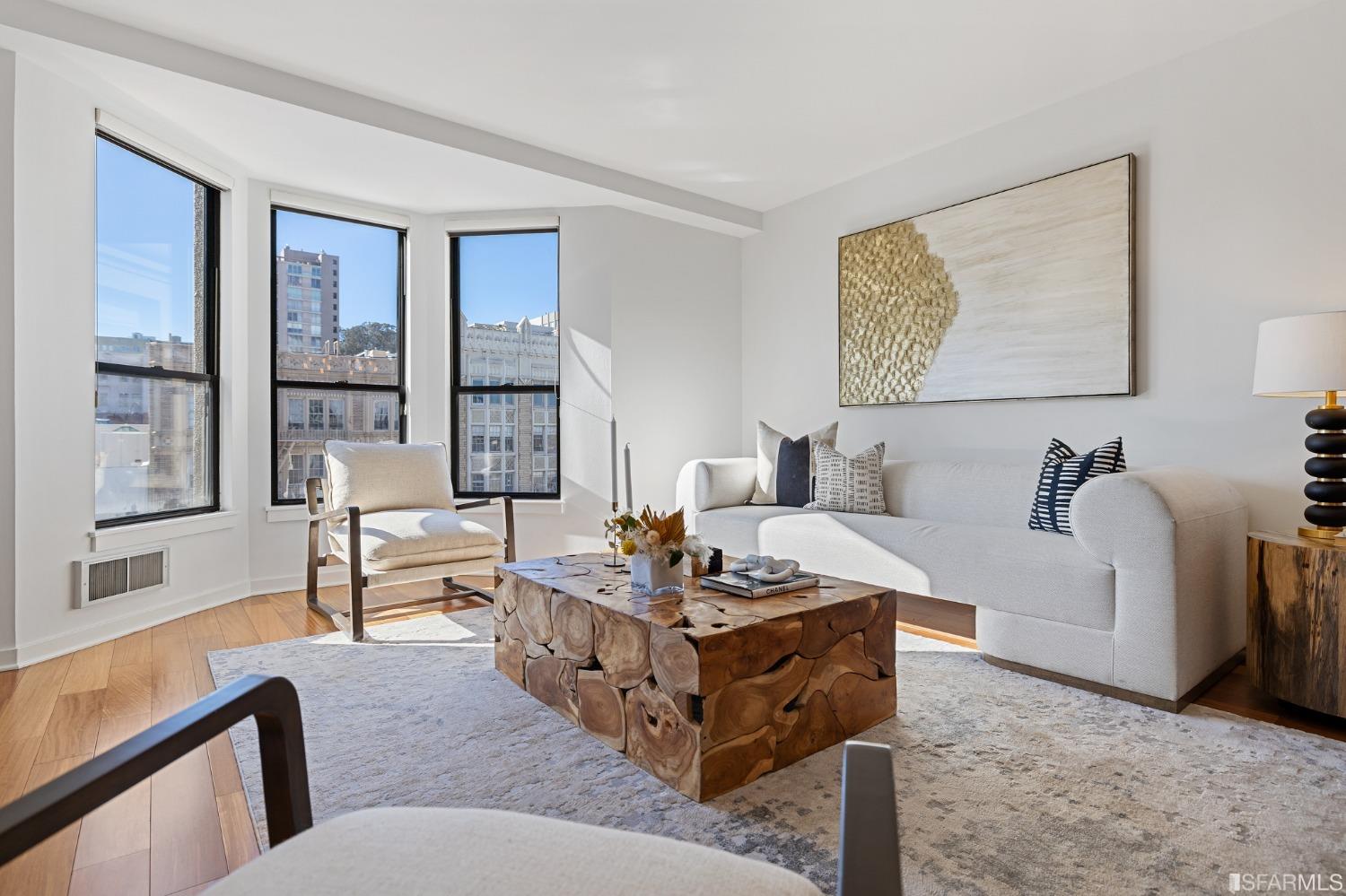 1776 Sacramento Street Unit: 606