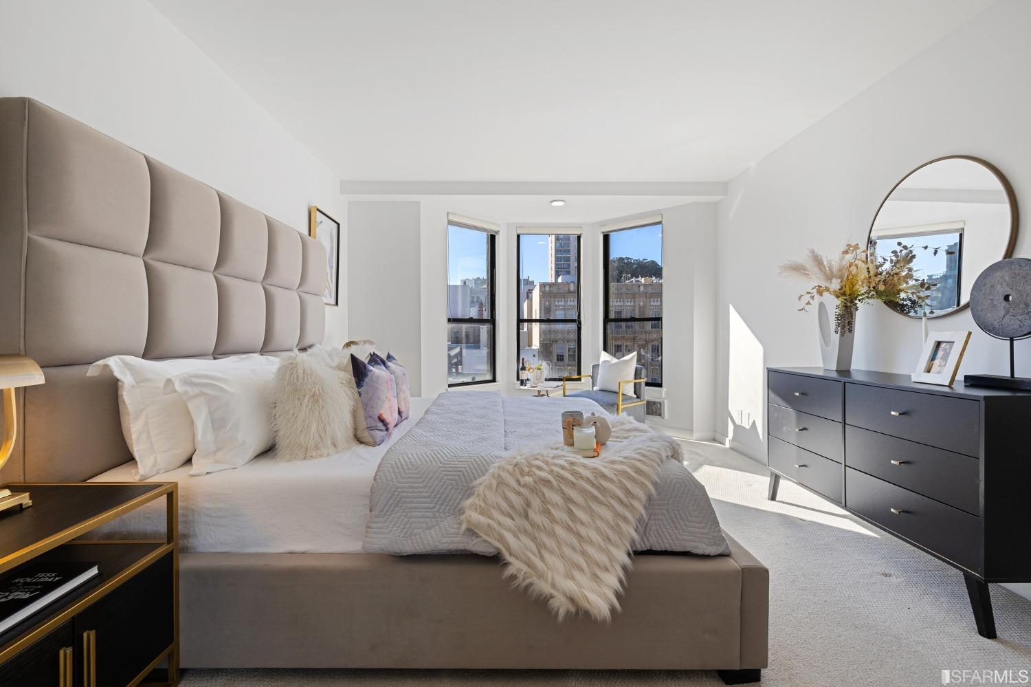 1776 Sacramento Street Unit: 606