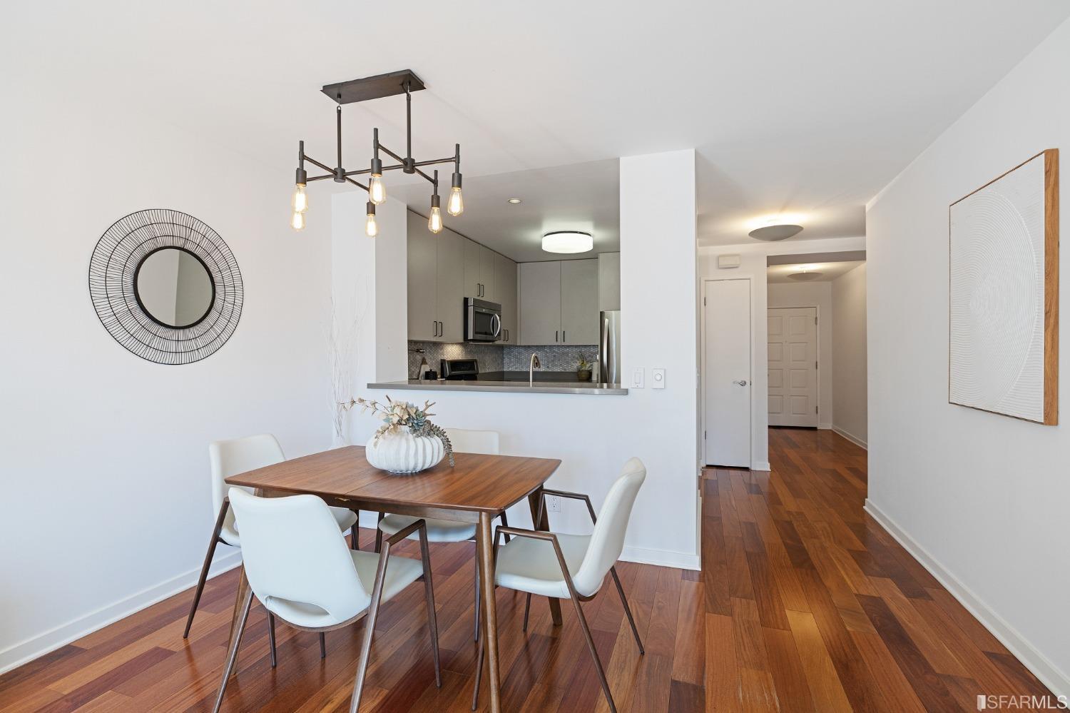 1776 Sacramento Street Unit: 606