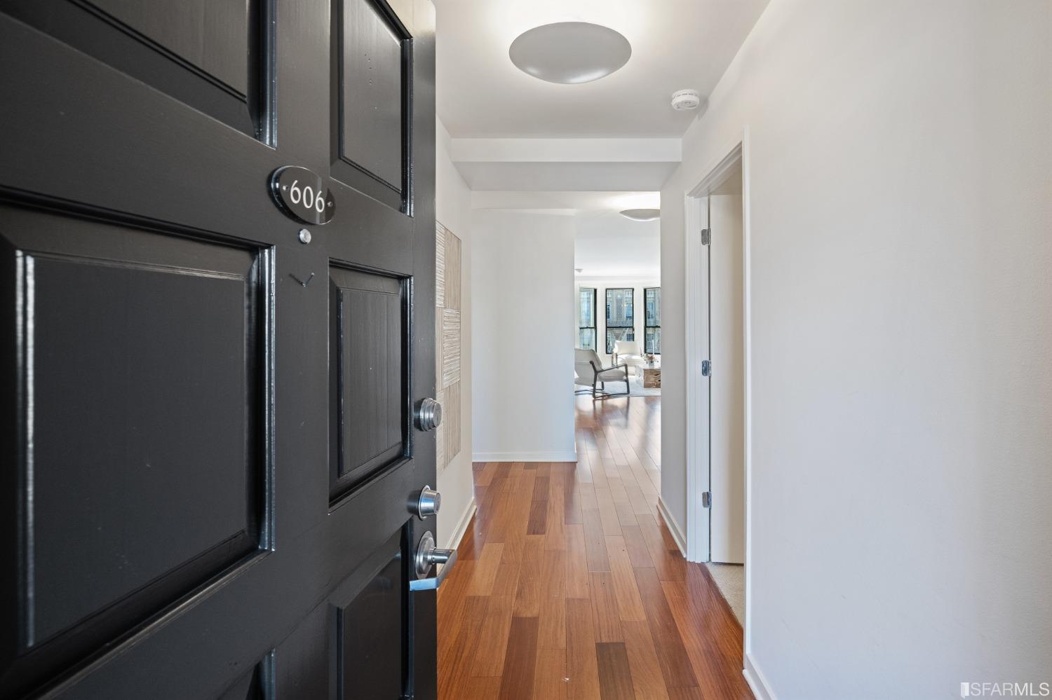 1776 Sacramento Street Unit: 606