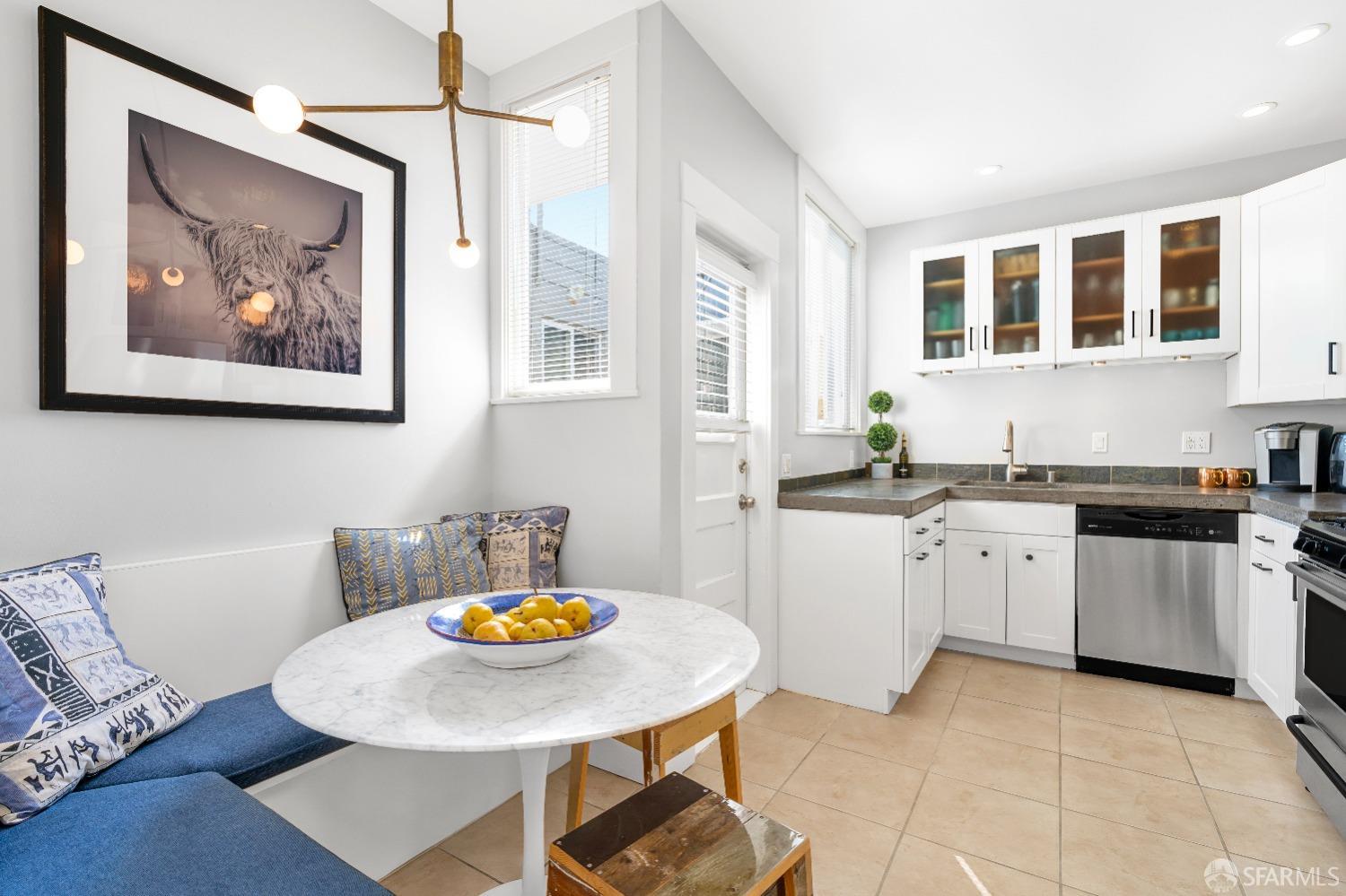 3233 Octavia Street Unit: 4