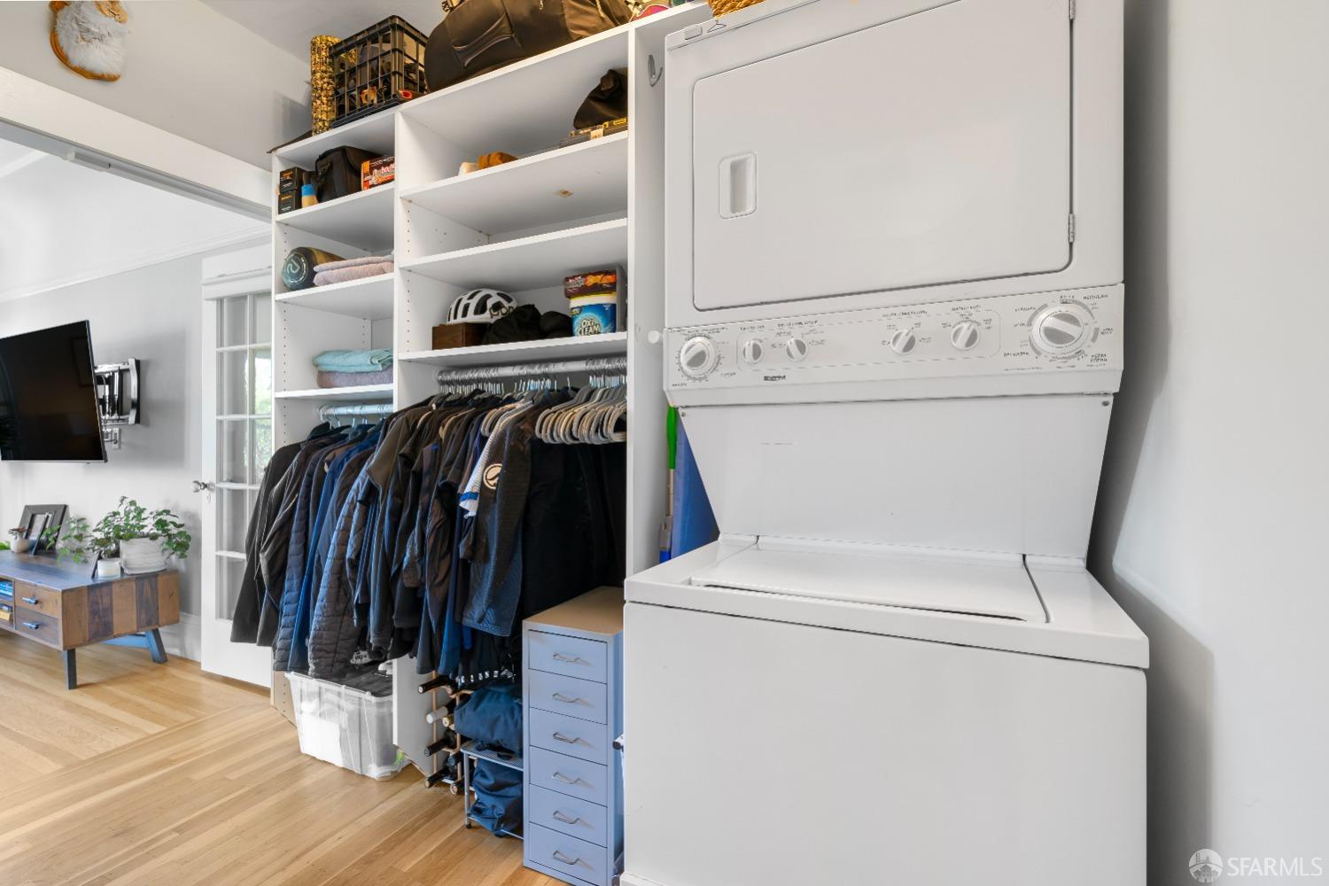 3233 Octavia Street Unit: 4