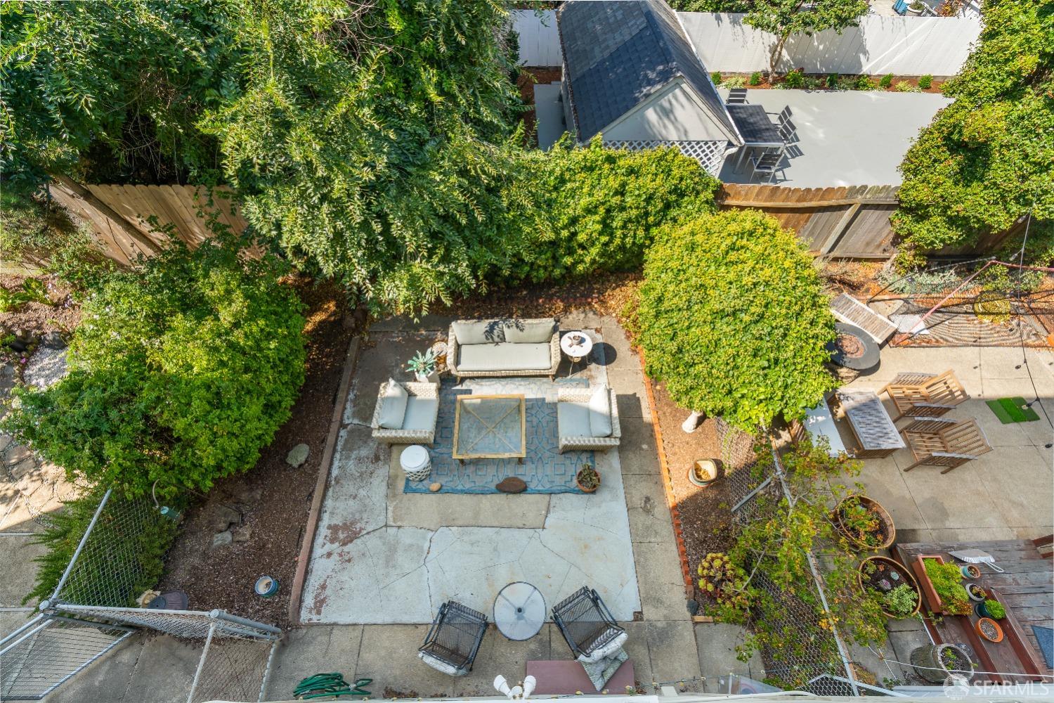 3233 Octavia Street Unit: 4