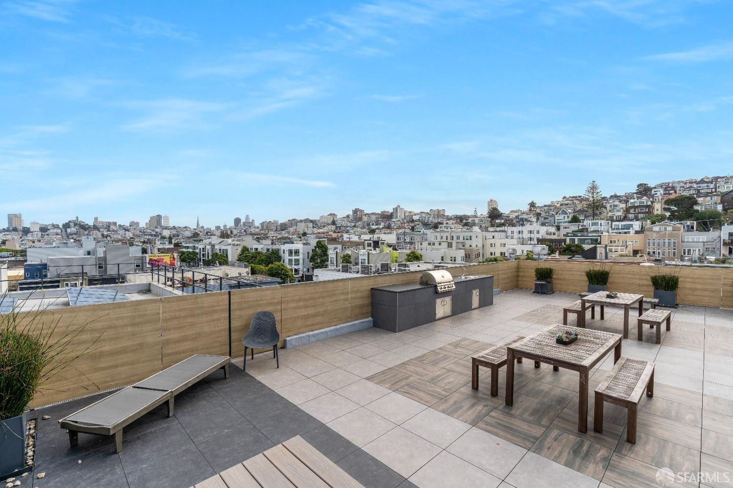 2448 Lombard Street # 206