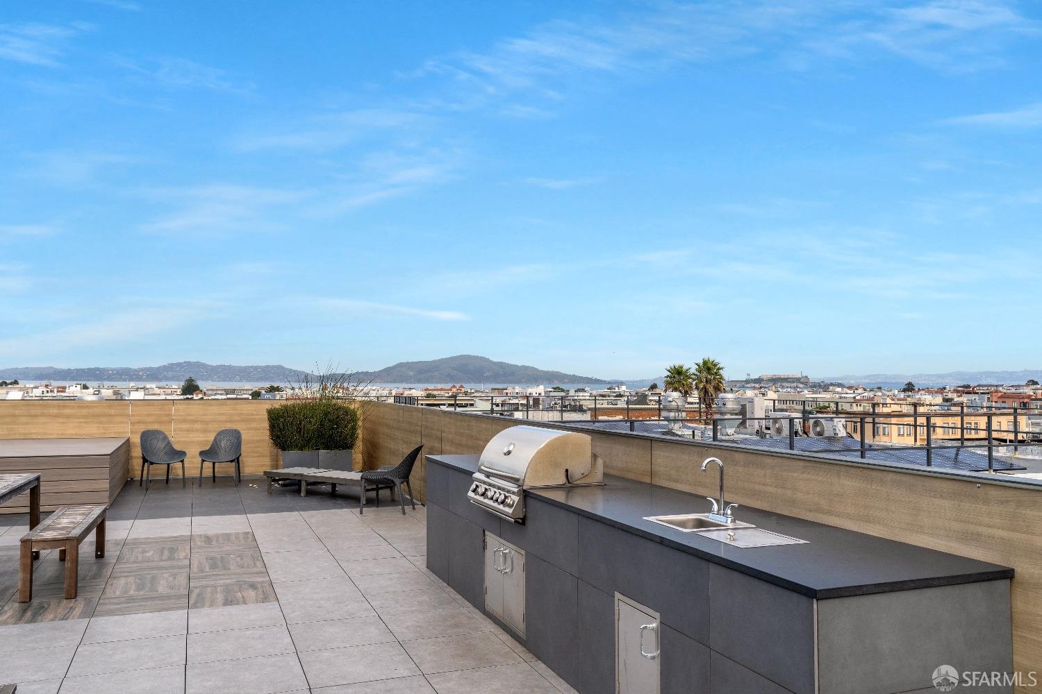 2448 Lombard Street # 206