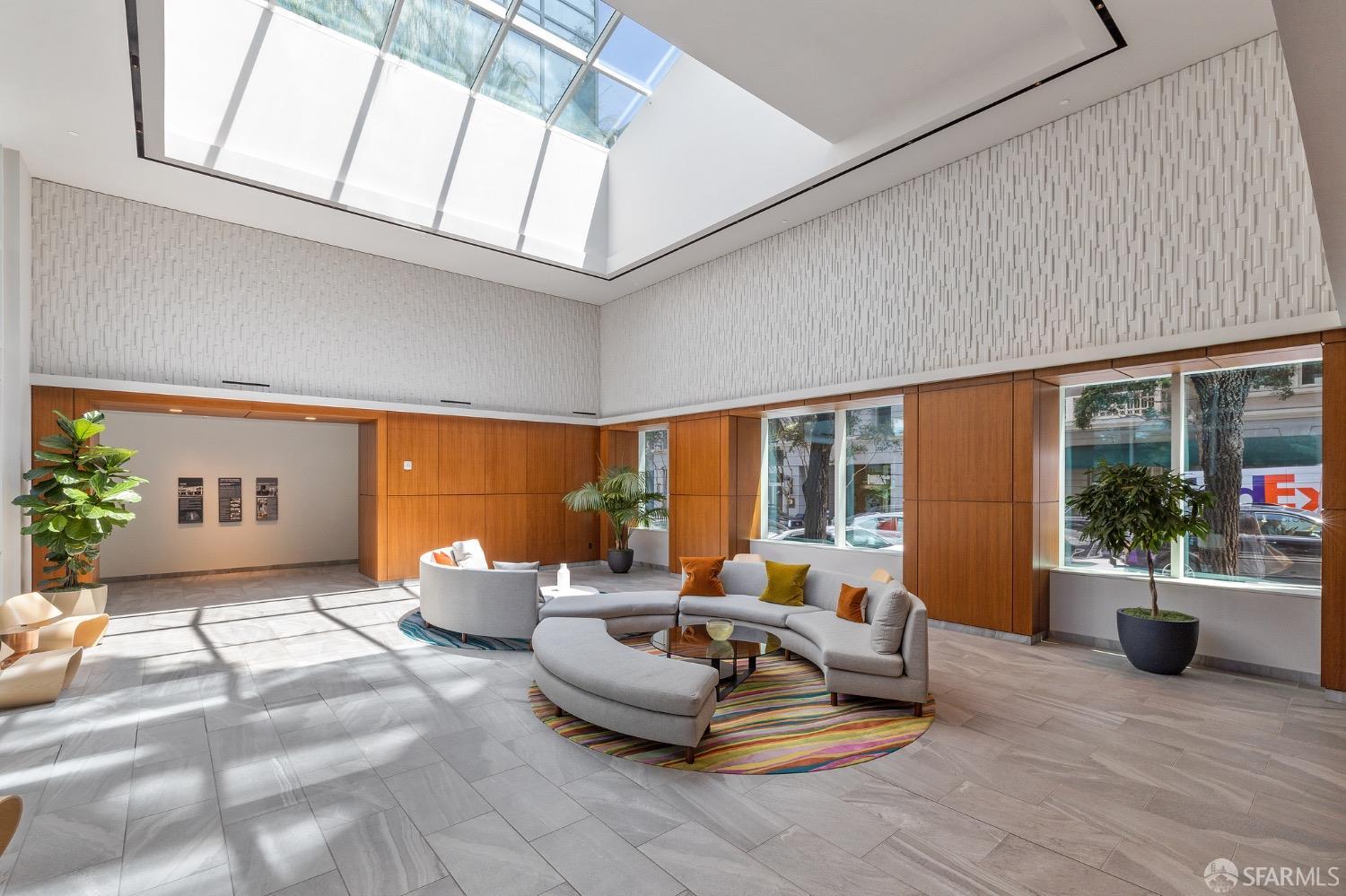 1688 Pine Street Unit: E1206