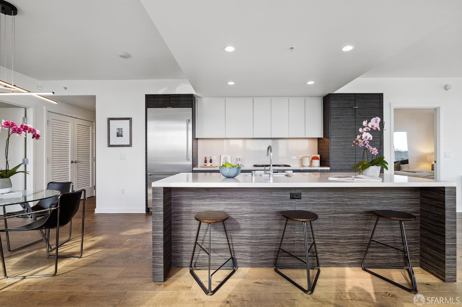1688 Pine Street Unit: E1206