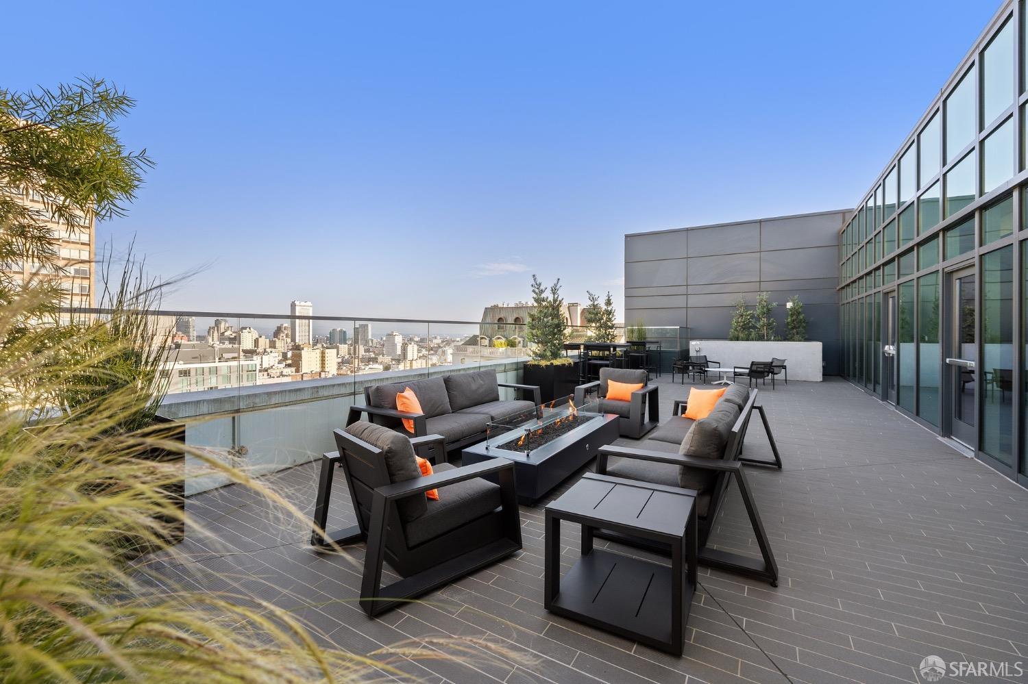 1688 Pine Street Unit: E1206