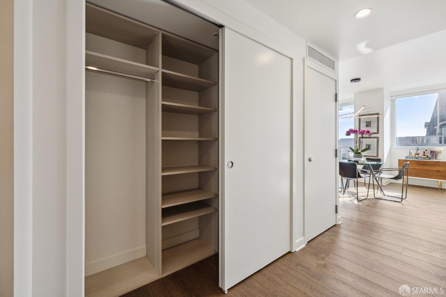 1688 Pine Street Unit: E1206