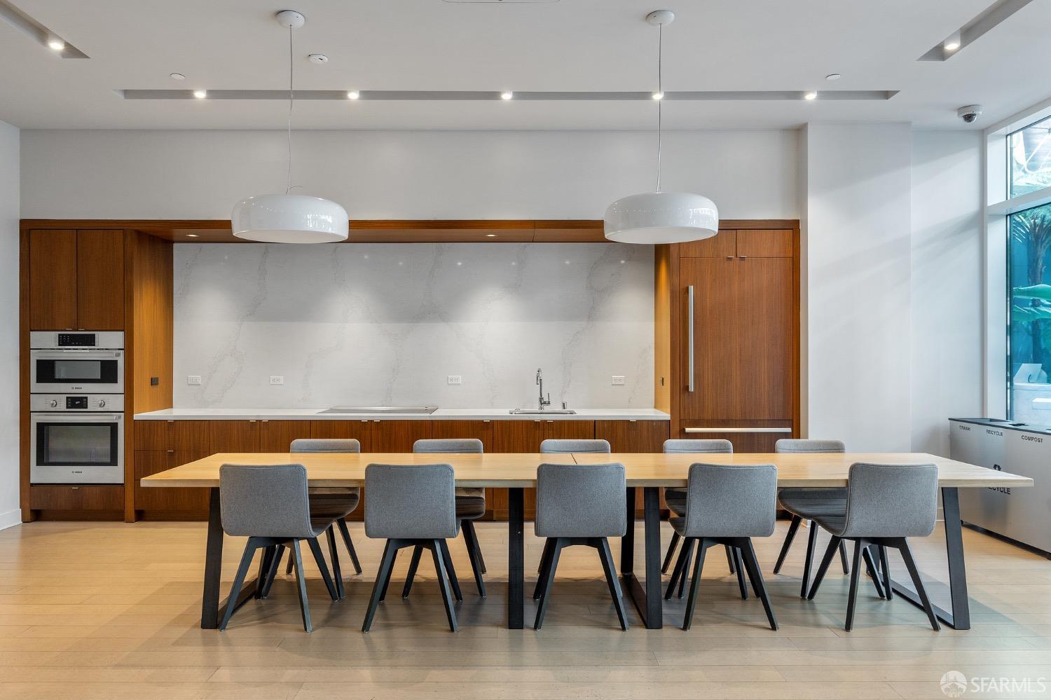 1688 Pine Street Unit: E1206