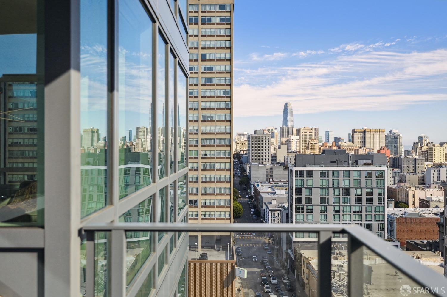 1688 Pine Street Unit: E1206