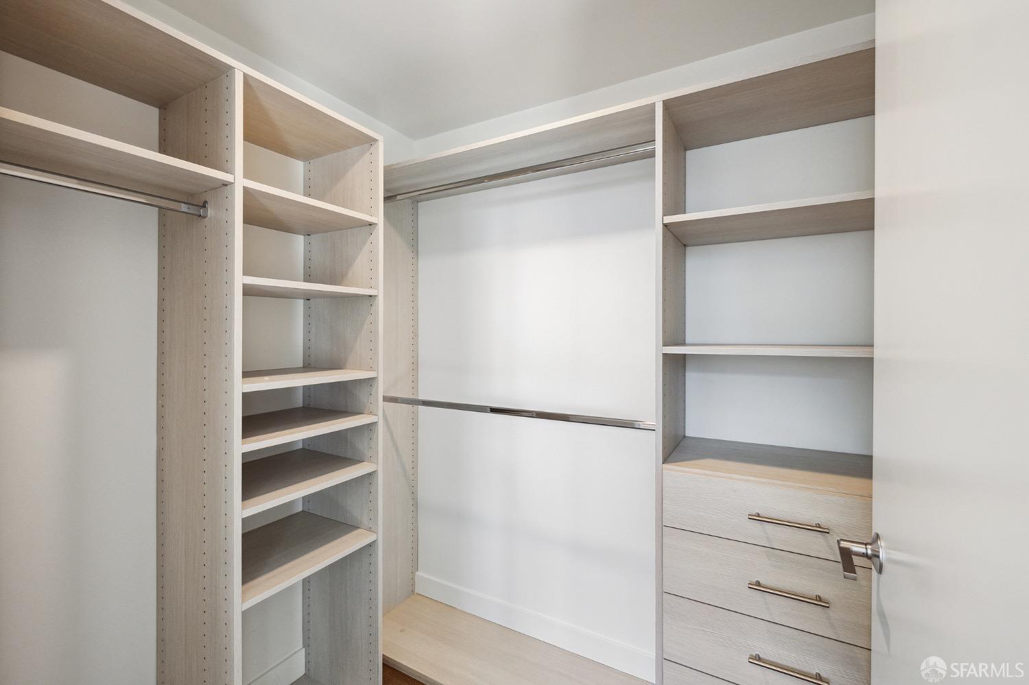 1688 Pine Street Unit: E1206