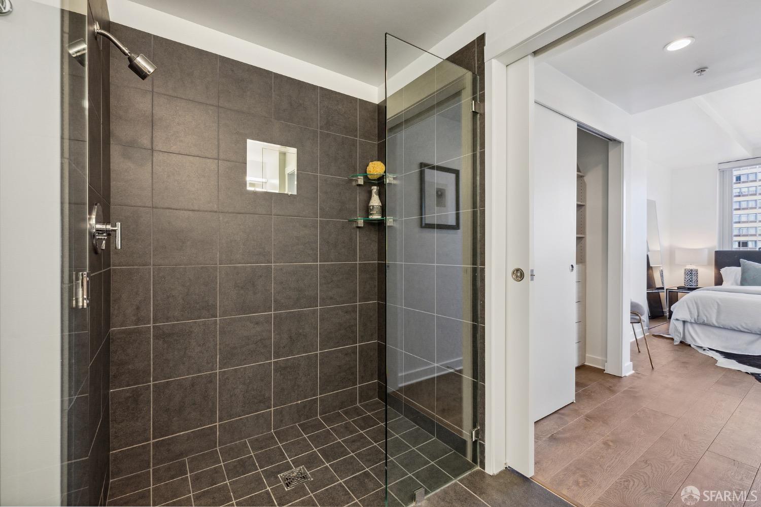 1688 Pine Street Unit: E1206
