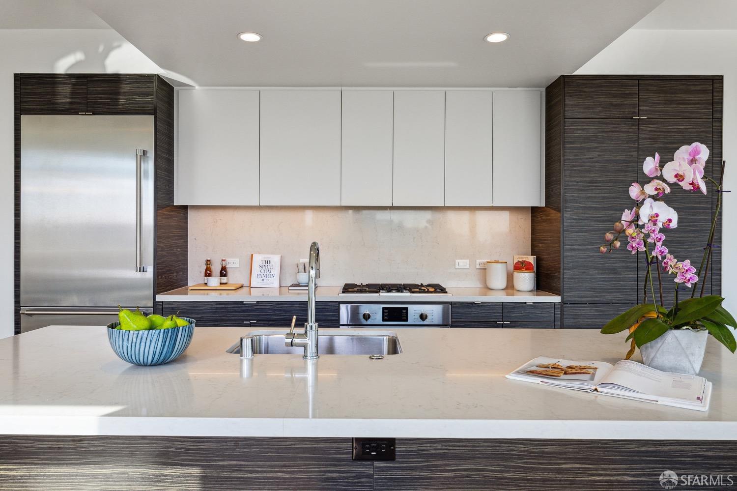1688 Pine Street Unit: E1206