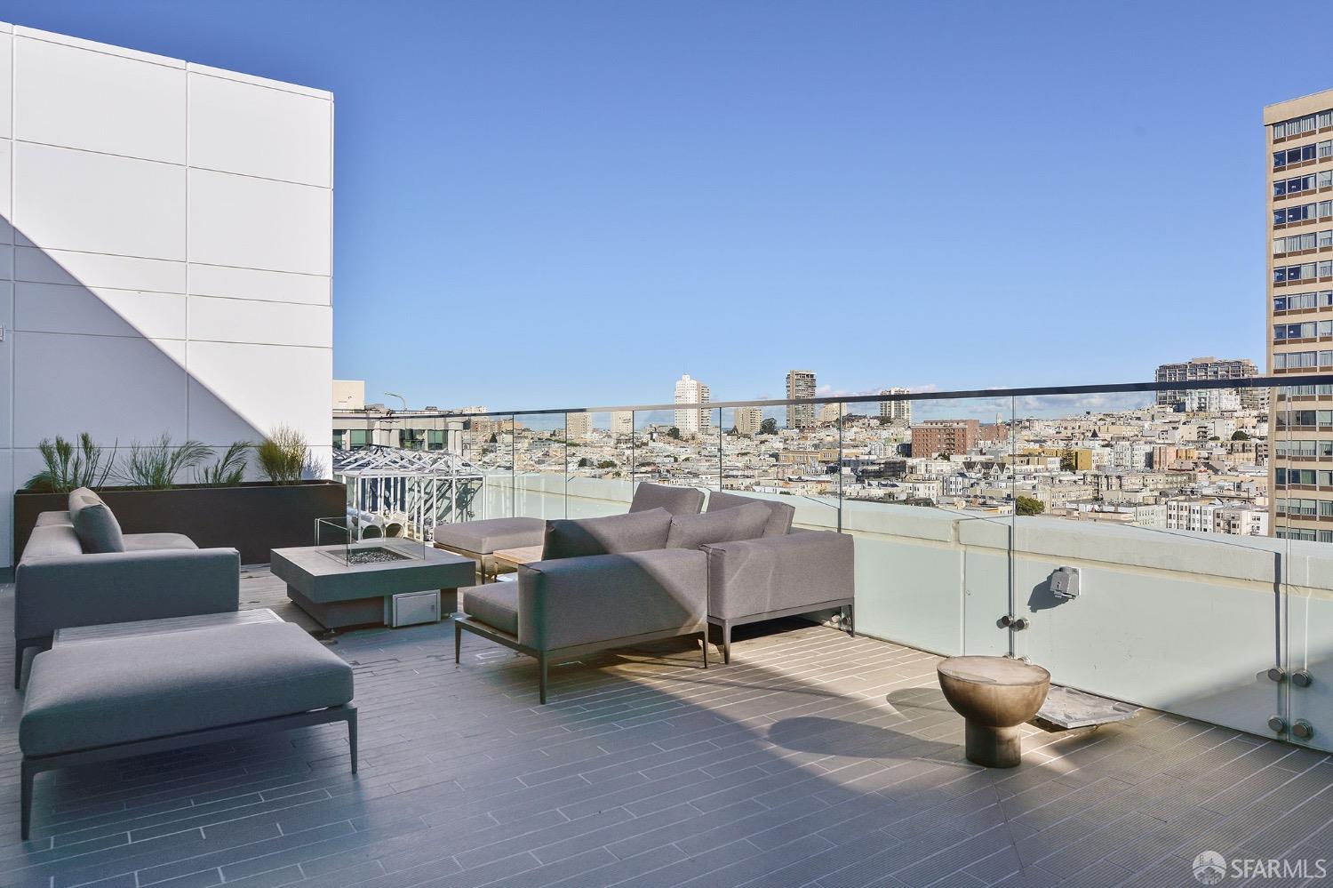 1688 Pine Street Unit: E1206