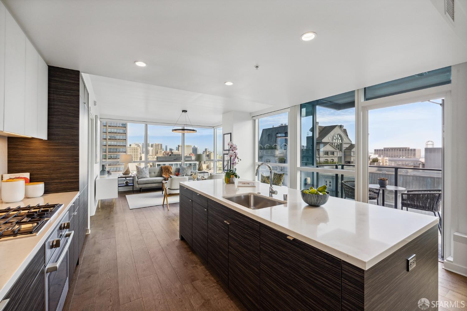 1688 Pine Street Unit: E1206