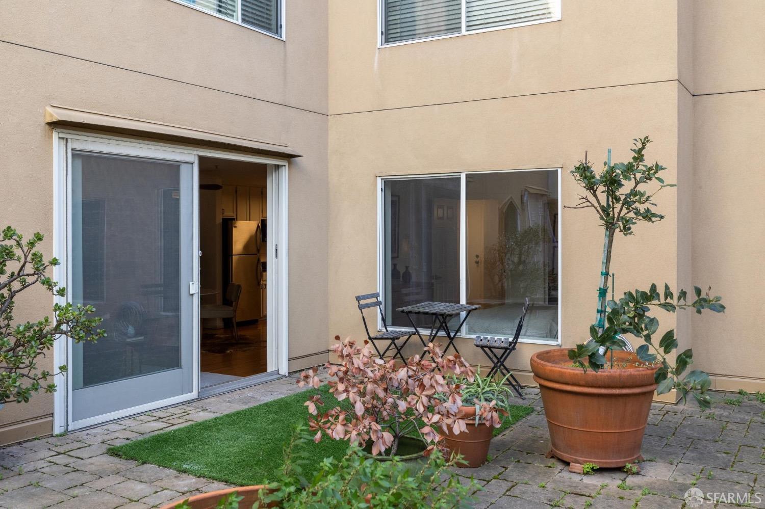 550 South Van Ness Avenue # 104