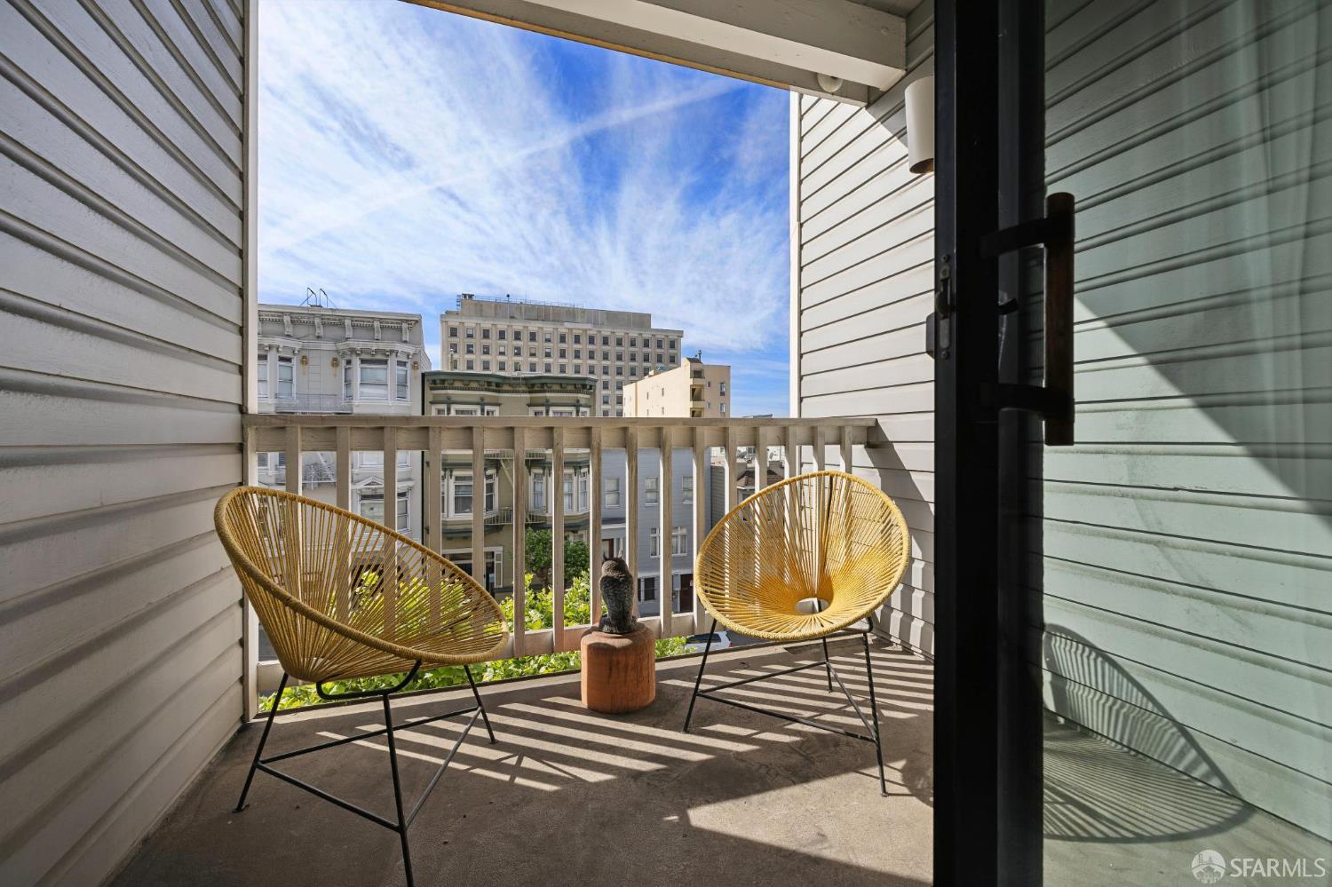 1350 California Street # 302