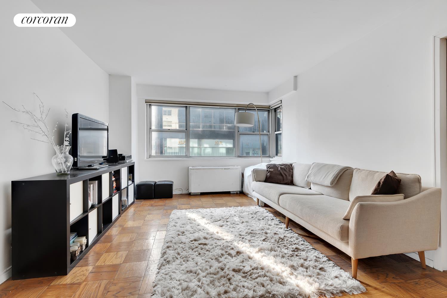 211 E 53RD Street 4J