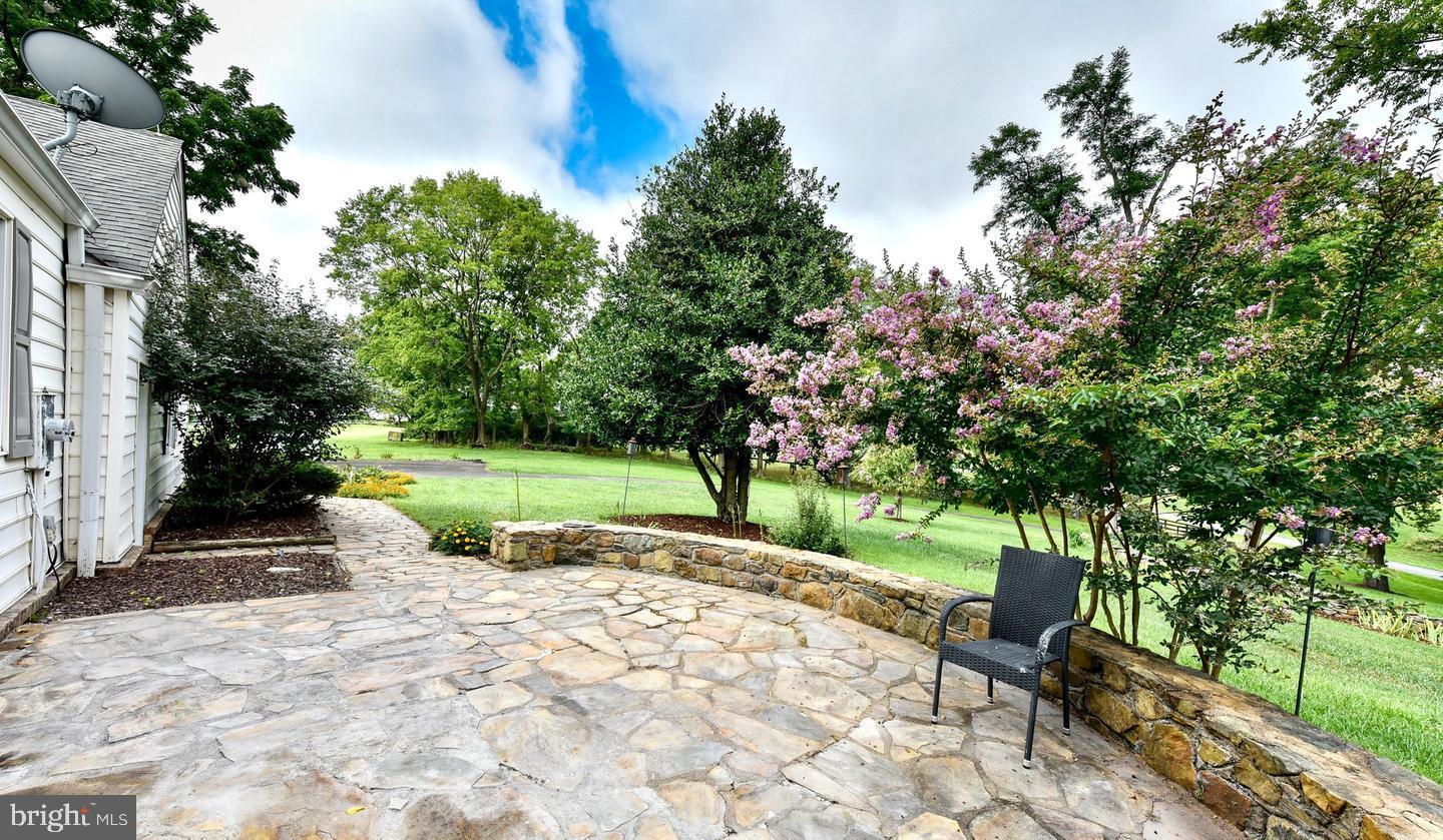8389 MEADOWS RD