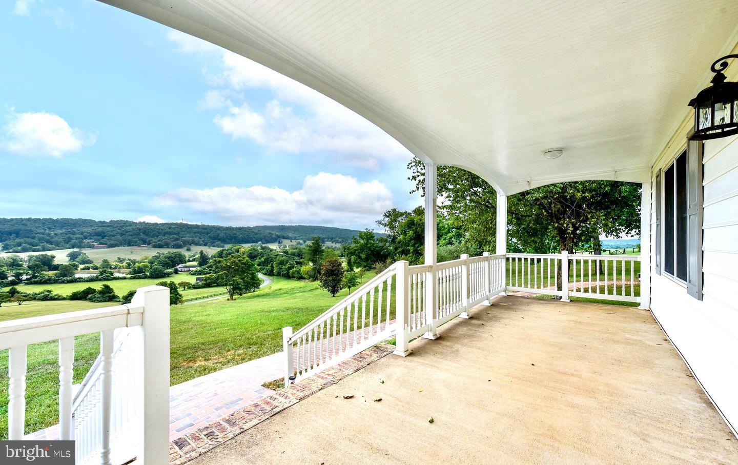 8389 MEADOWS RD