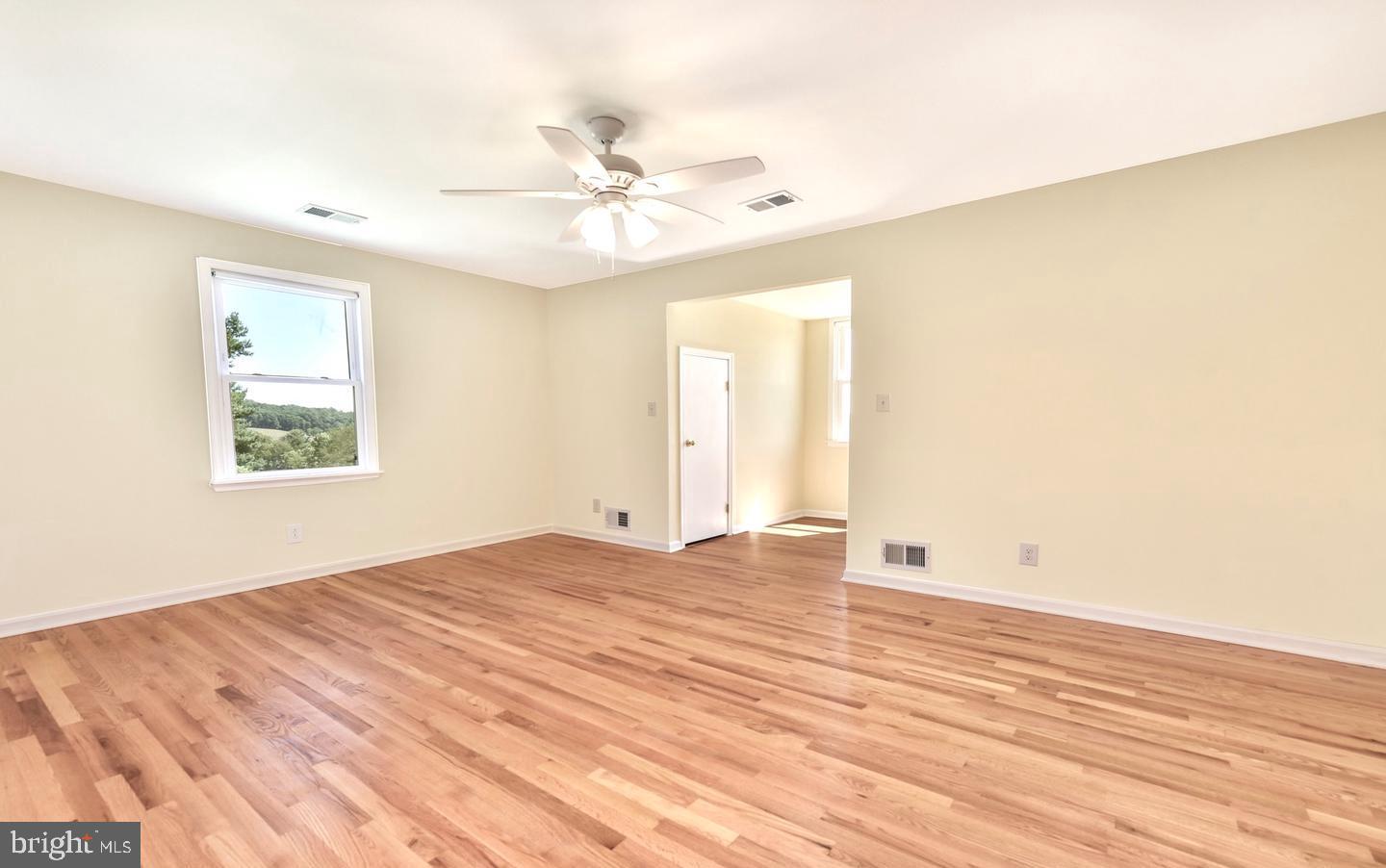 8389 MEADOWS RD