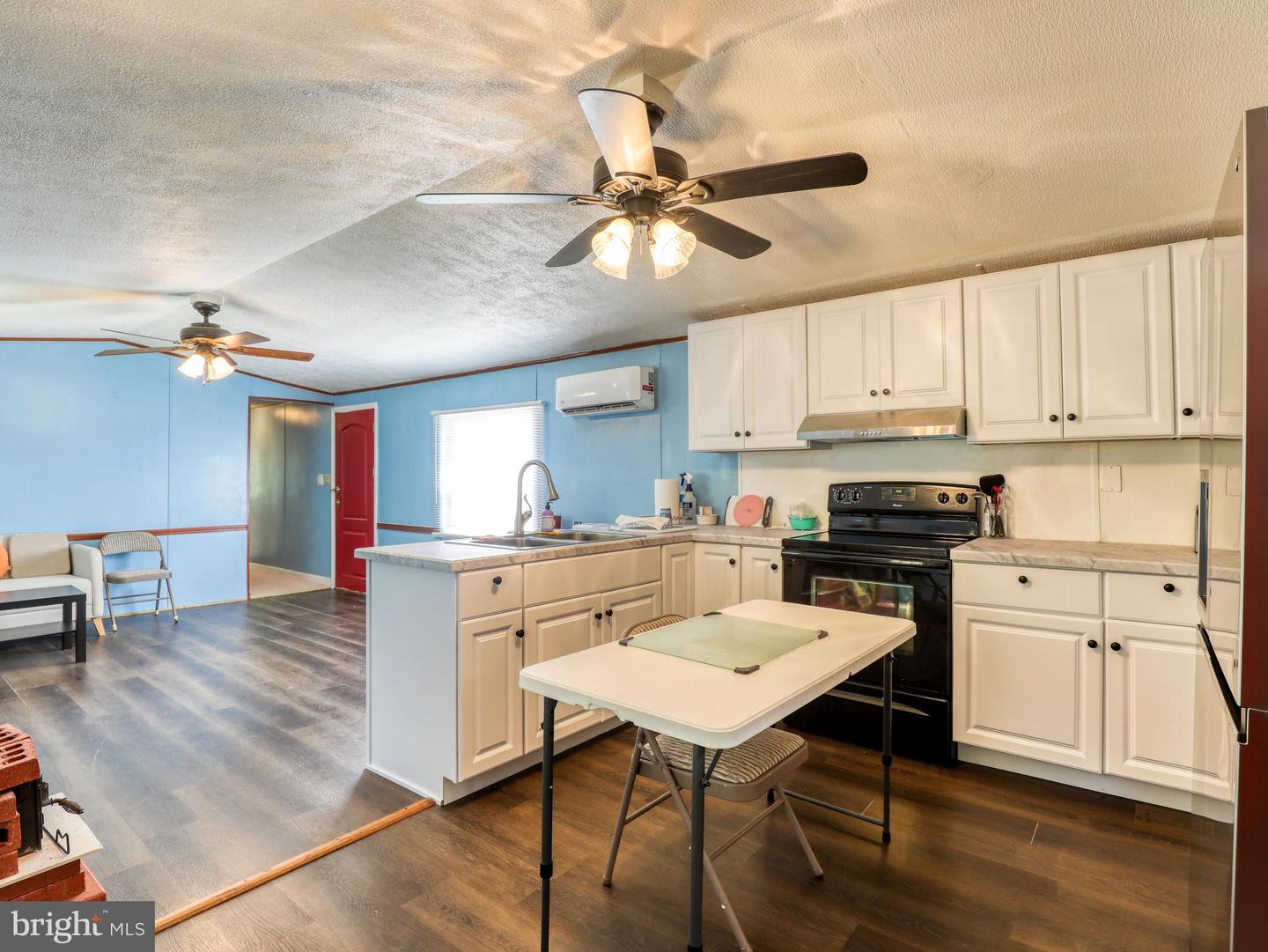 285 Wolfrey Ln