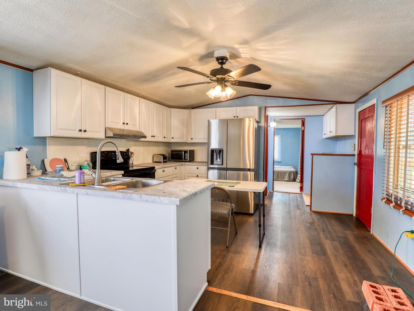 285 Wolfrey Ln