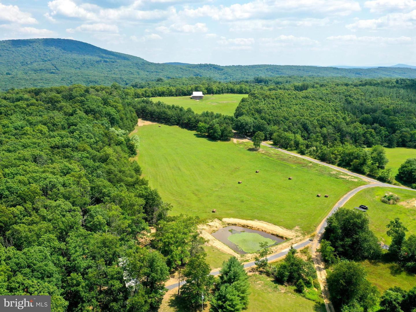 285 Wolfrey Ln