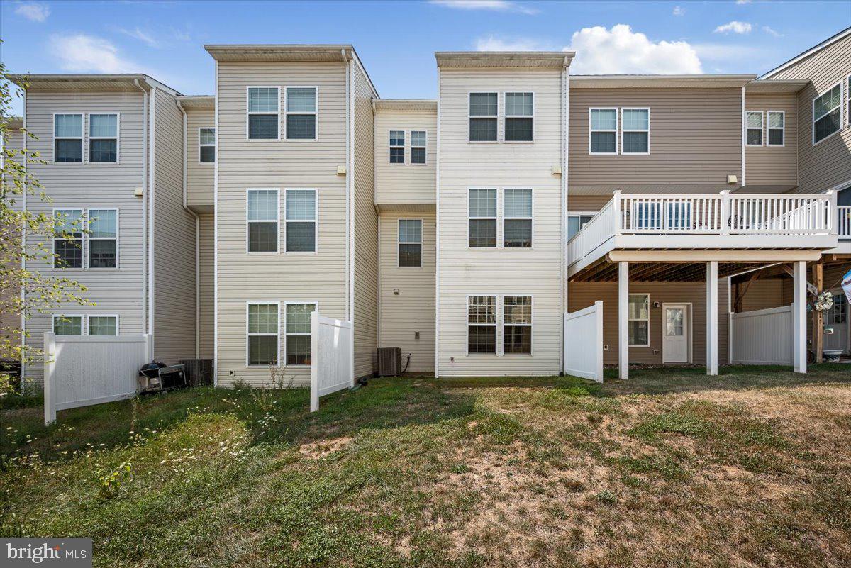 244 Schramm Loop