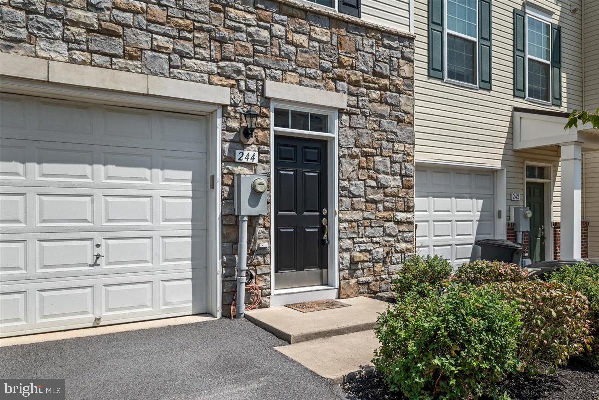 244 Schramm Loop